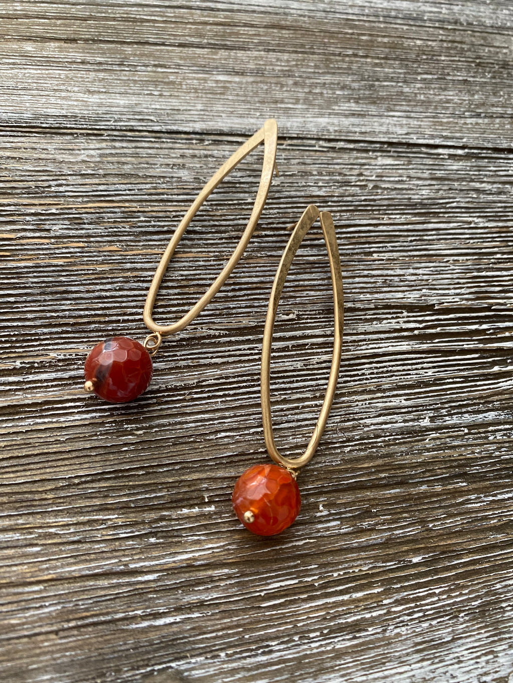 Modern Loop in Brass and Red