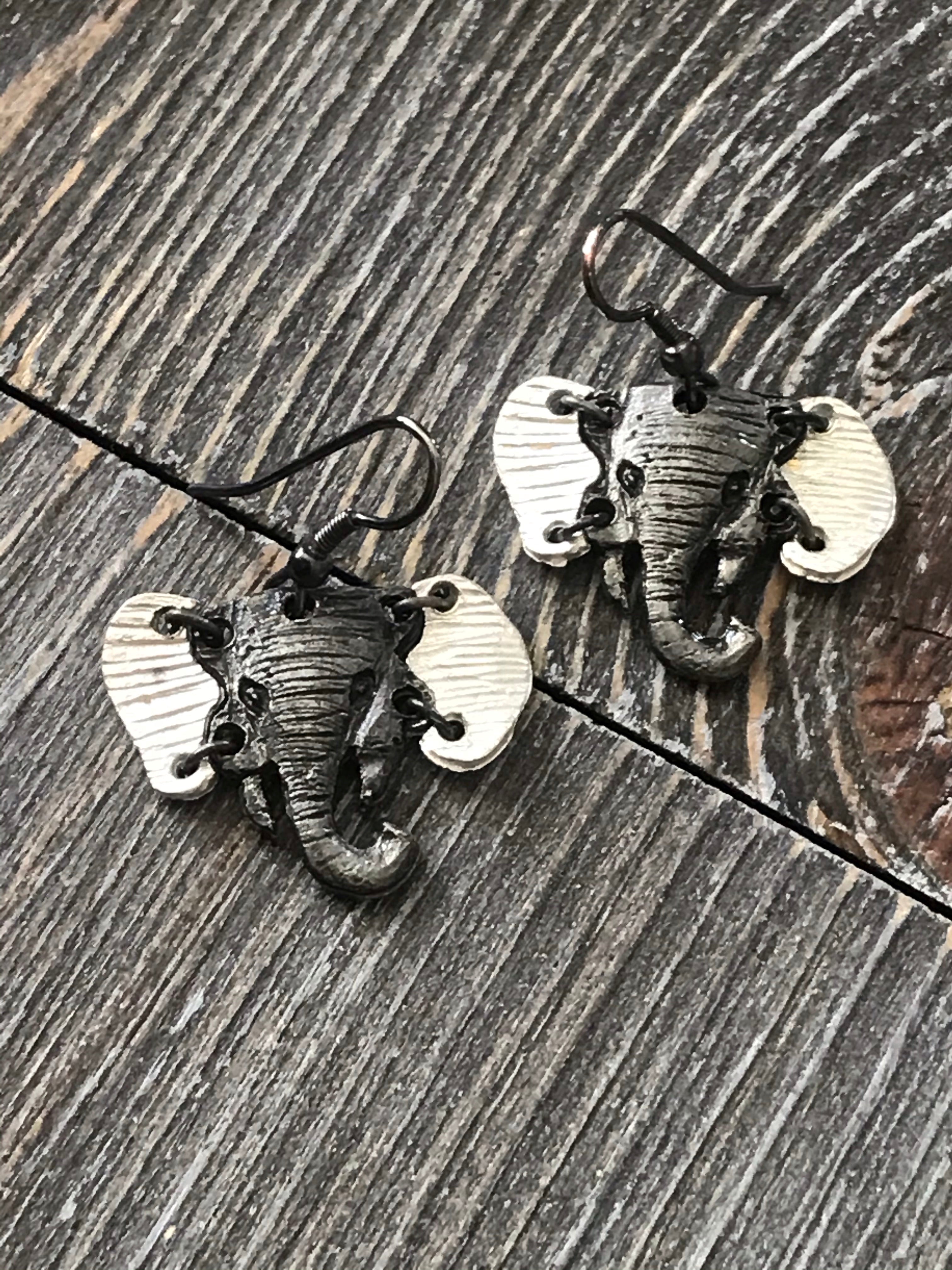 Bold New Herd Necklace and Earrings Set